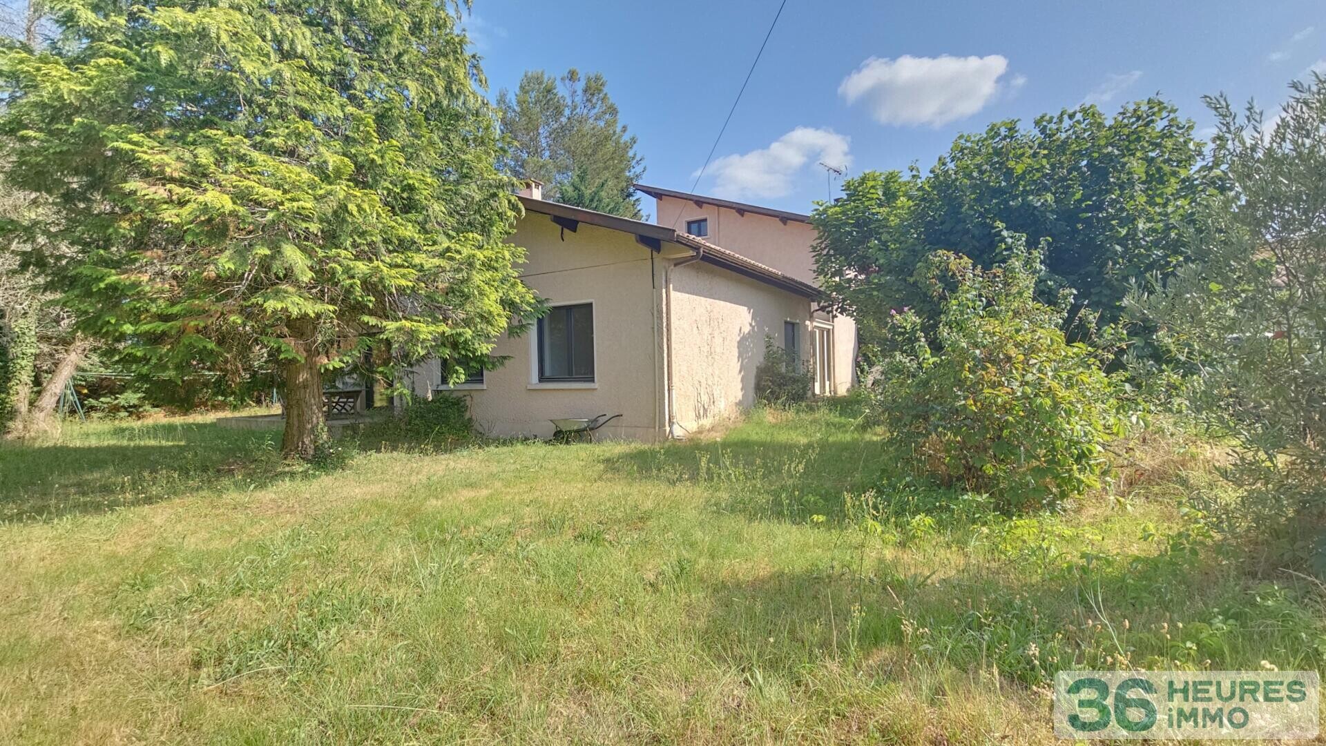 🏡 Exclusivité Immo Alienor – Spacieuse maison familiale de 215 m² avec jardin arboré