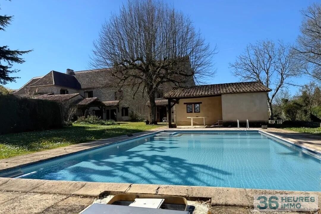 MAISON EN PIERRES PISCINE ET DEPENDANCES