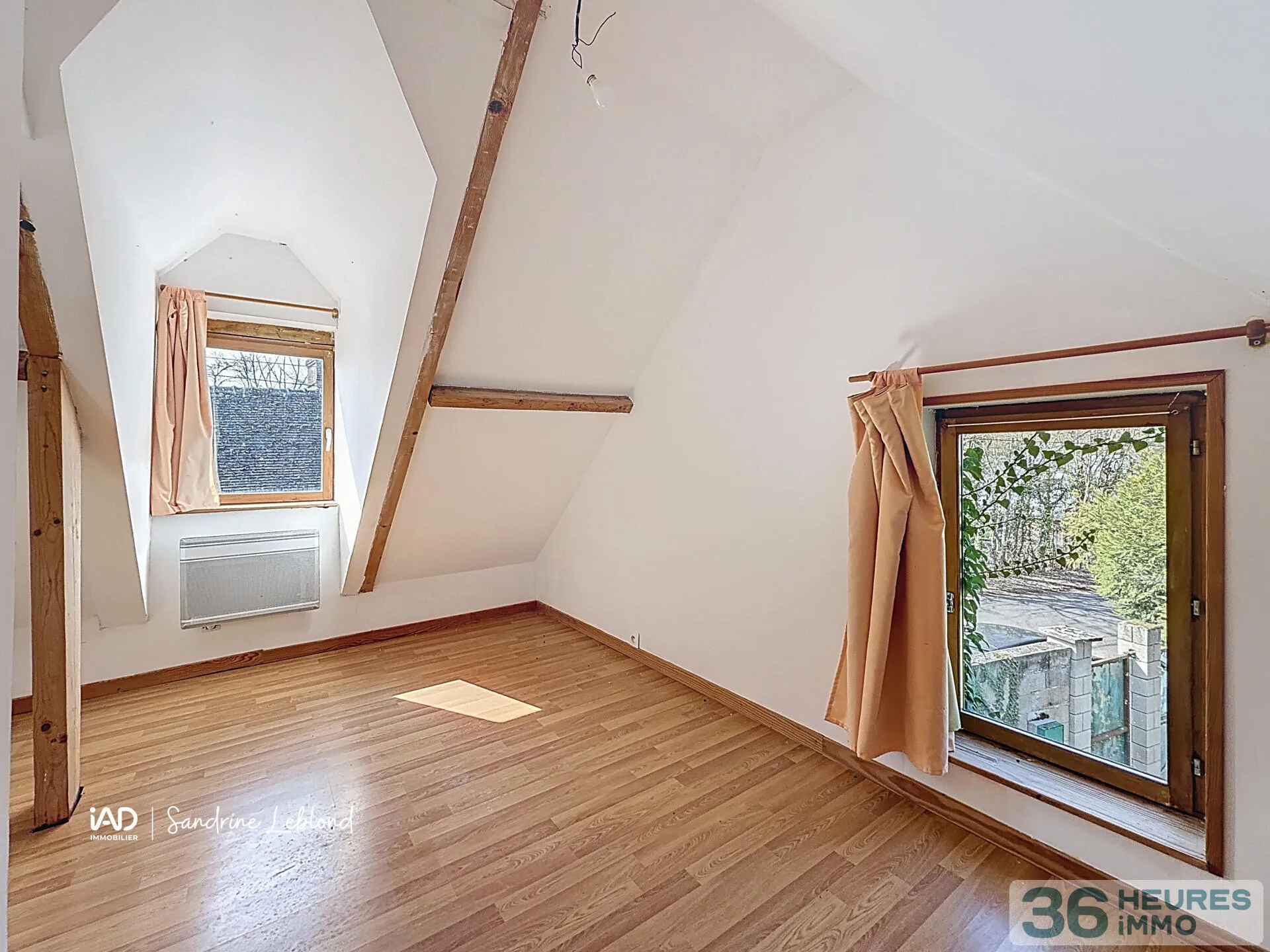 House à Escorpain — vignette 6