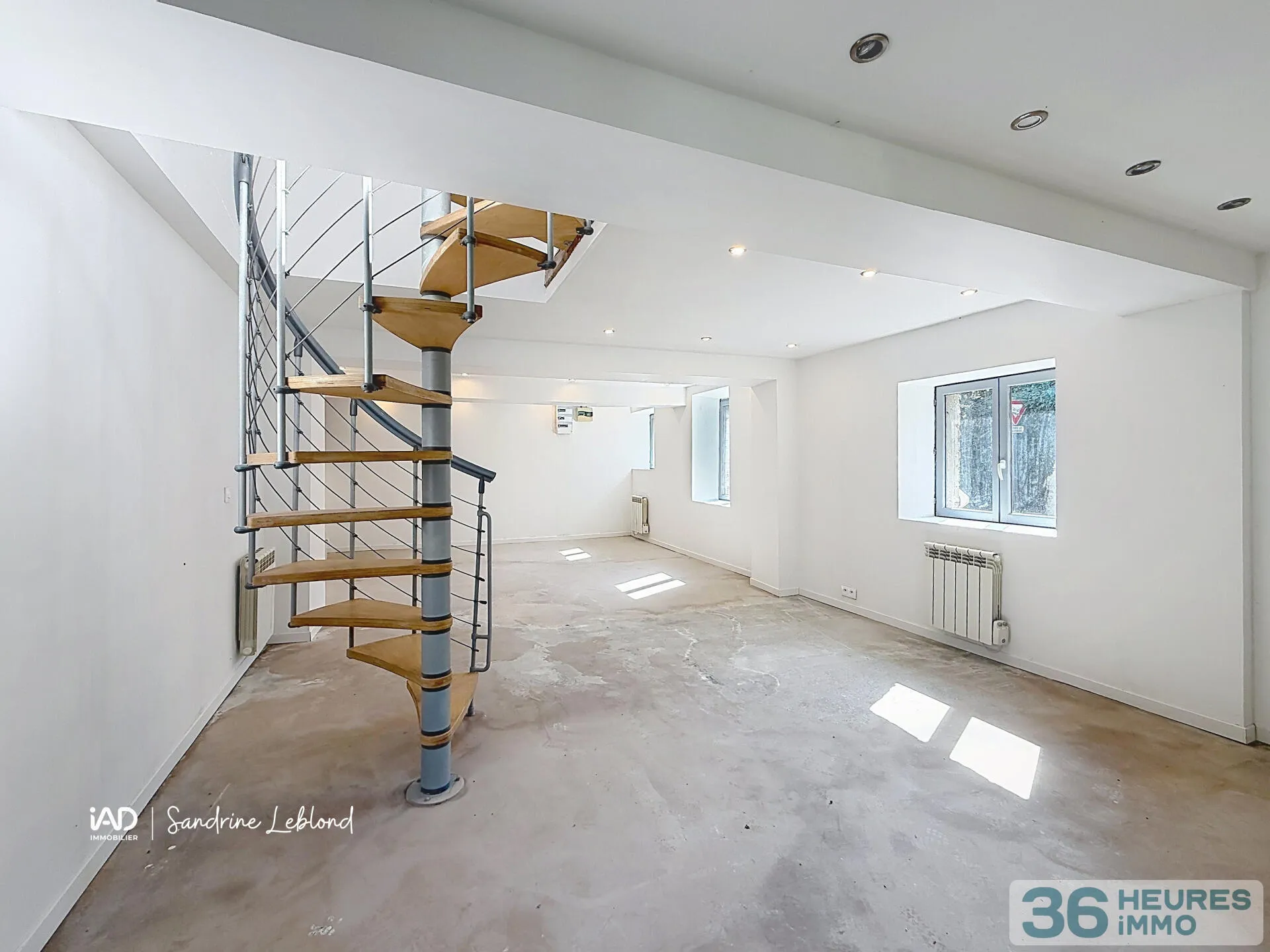 House à Escorpain — vignette 8