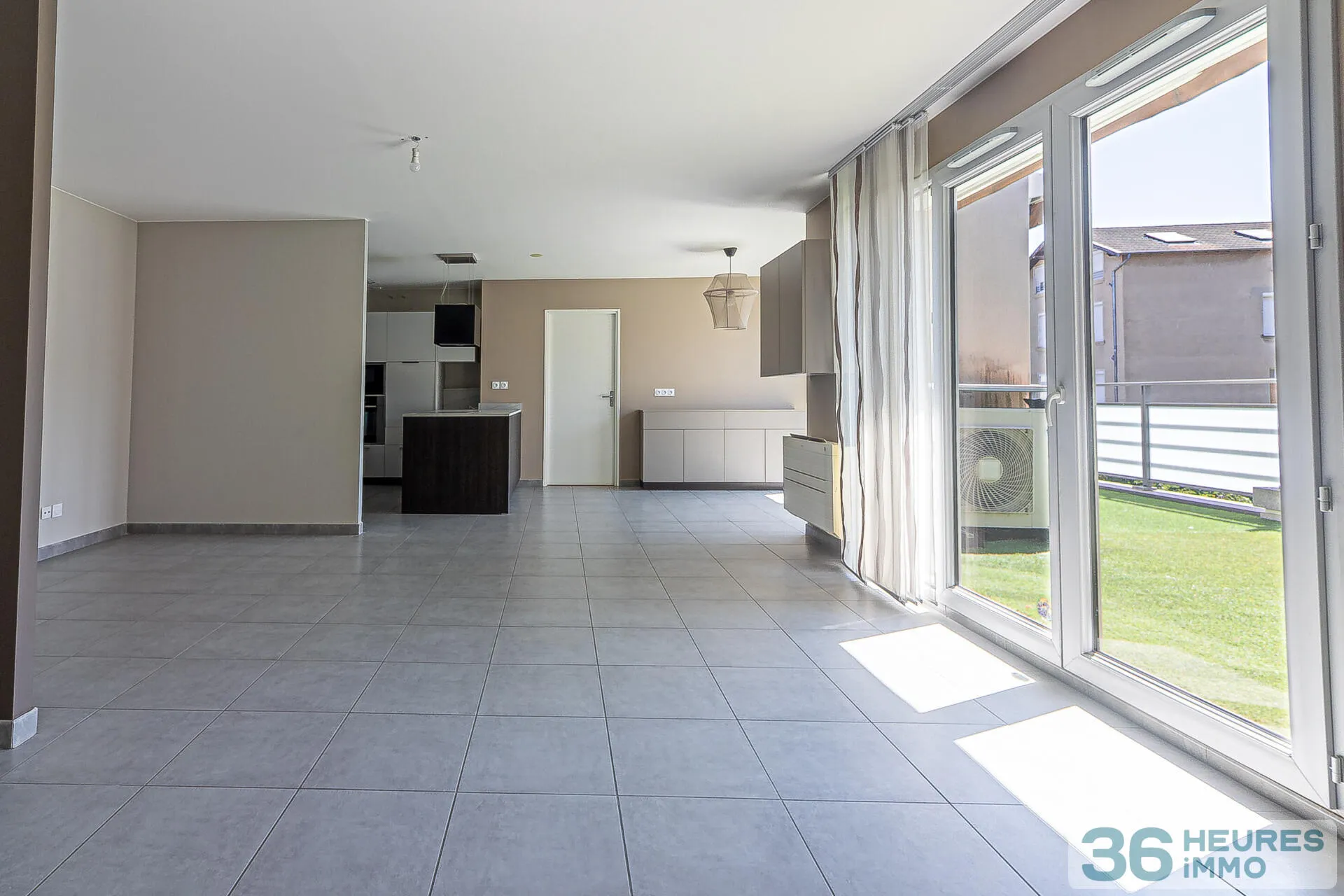 Apartment à Genas — vignette 10