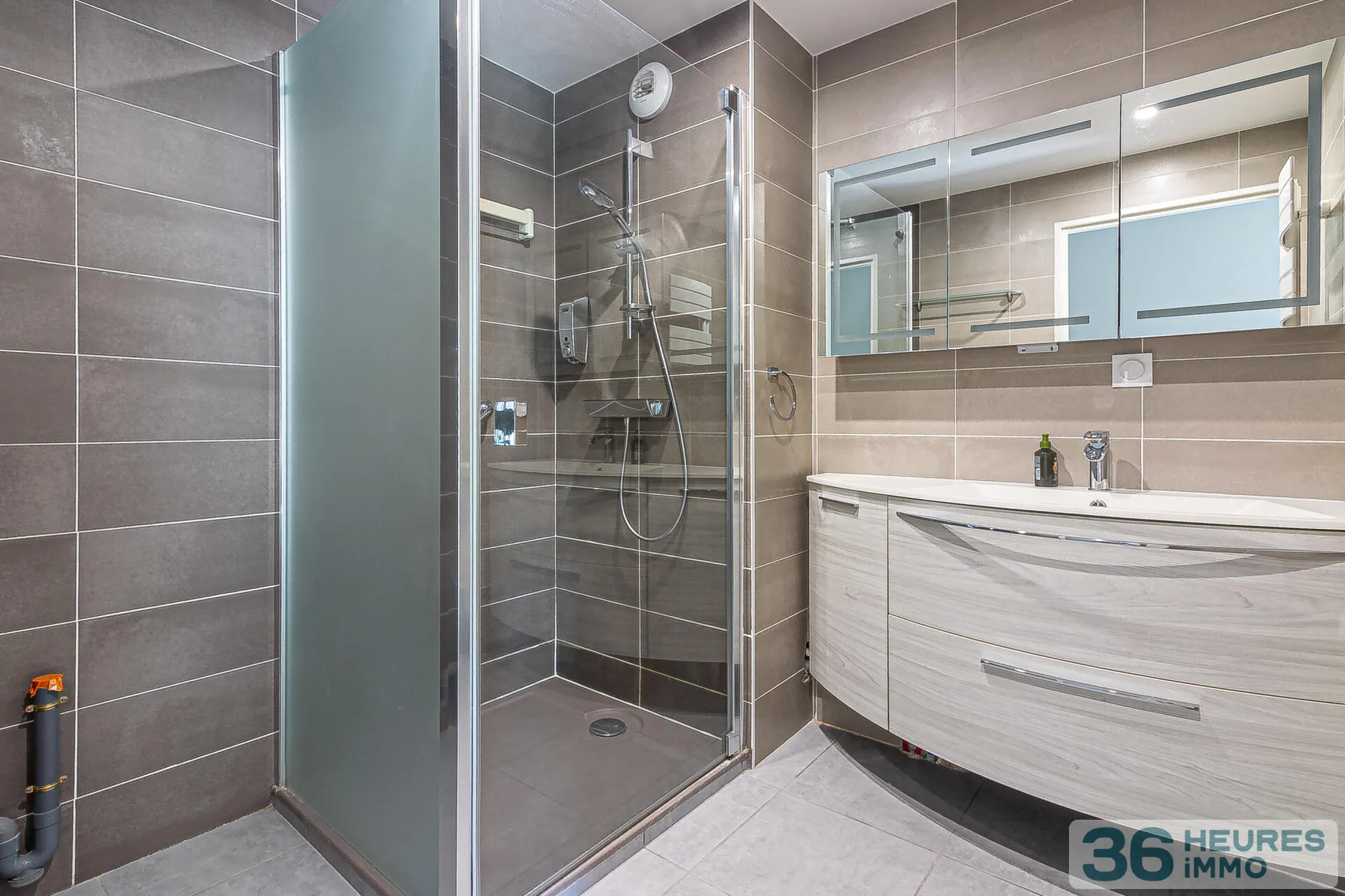 Apartment à Genas — vignette 18
