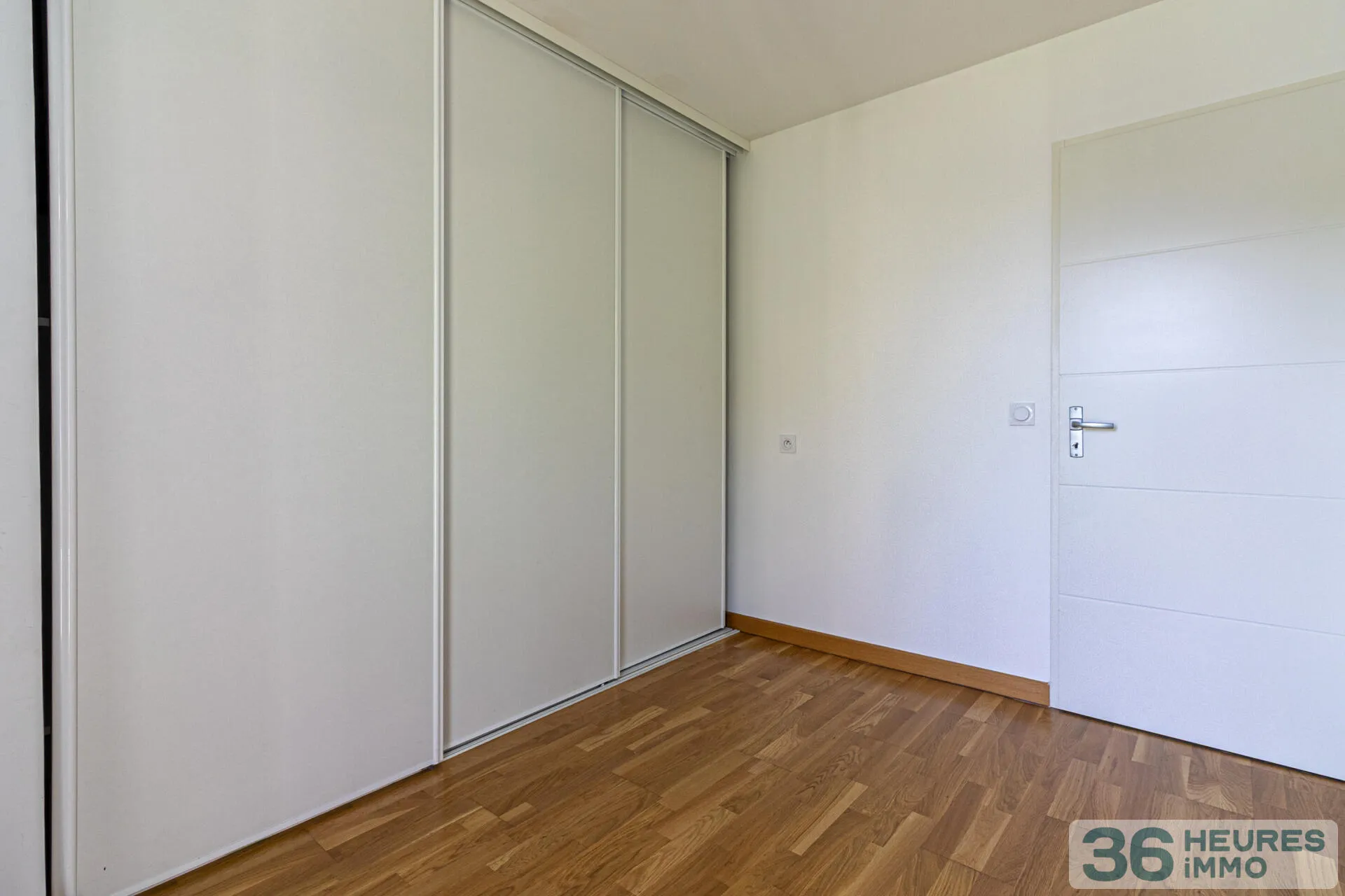 Apartment à Genas — vignette 20