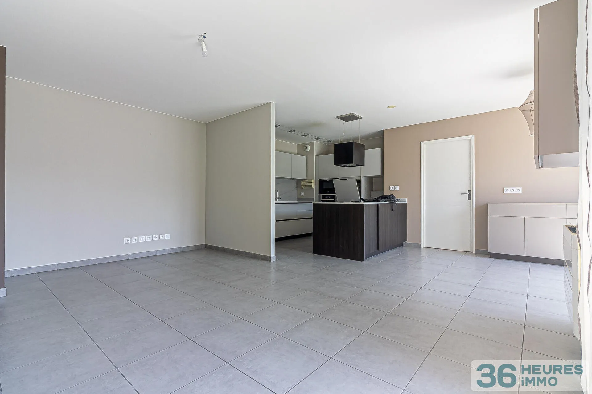 Apartment à Genas — vignette 22