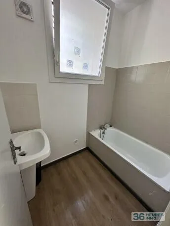 Apartment à Nîmes — vignette 4
