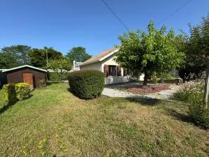 Maison années 70 de 89 m² sur grande parcelle 719 m²