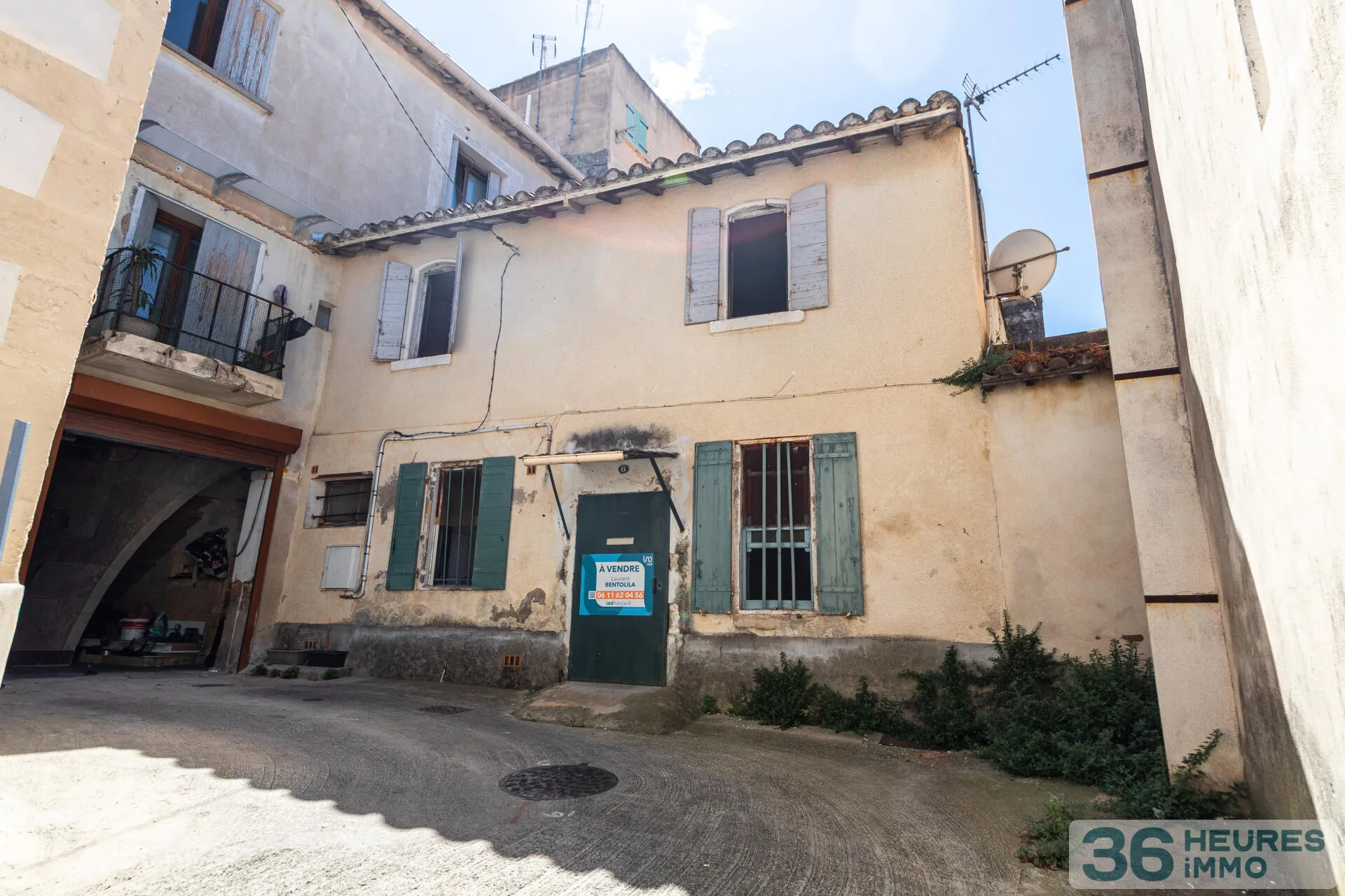 Maison de ville à rénover à St Gilles dans le Gard