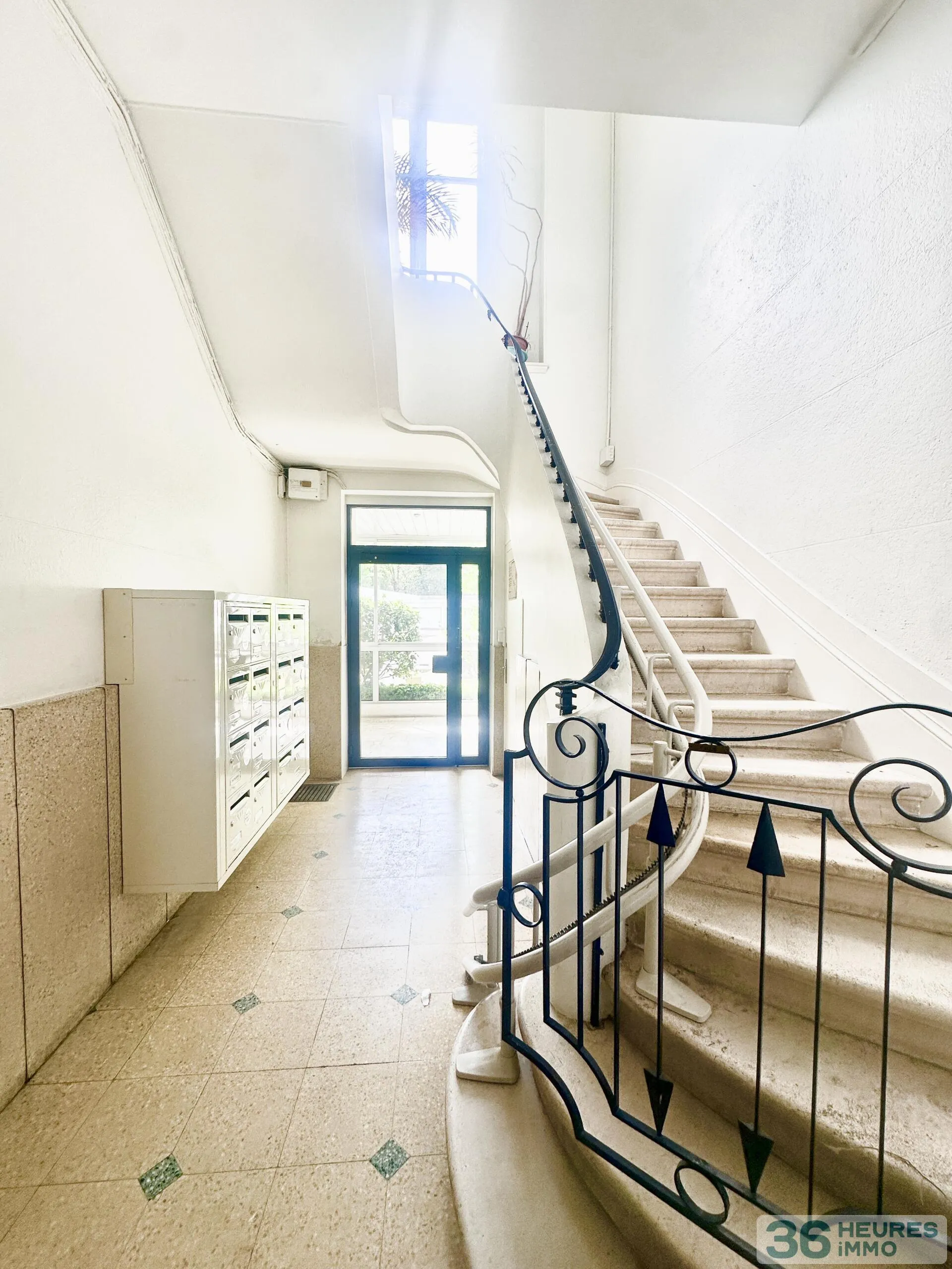 Apartment à Bordeaux — vignette 9
