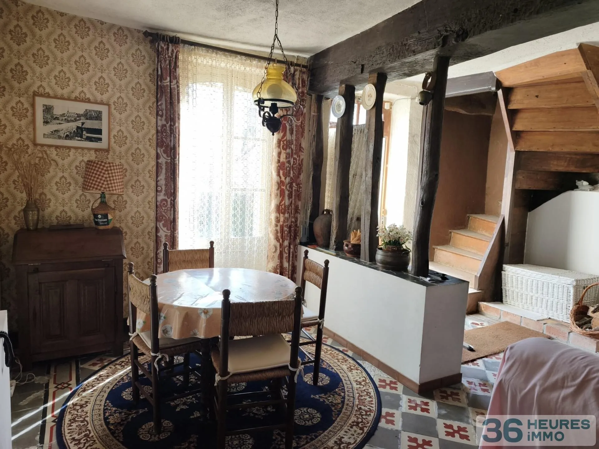 Maison de caractère meublée avec pigeonnier et dépendances