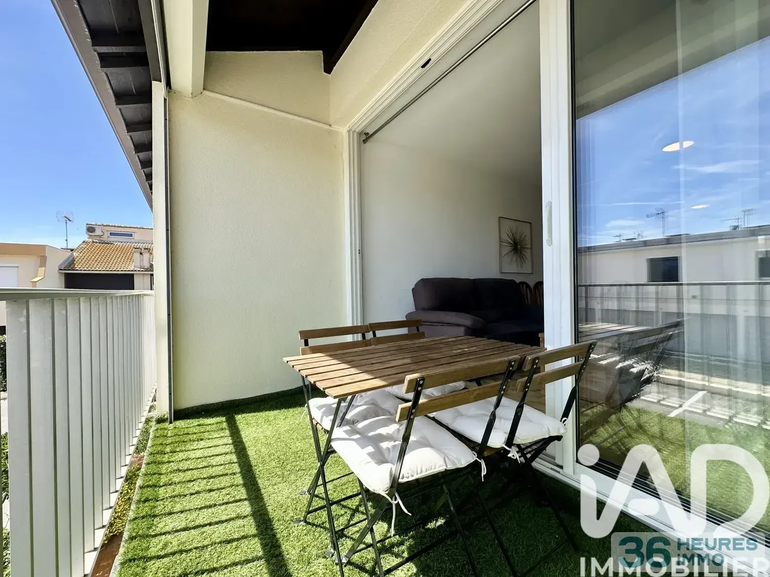 Secteur Boucanet : Duplex 4 pièces avec balcon et parking à 6 minutes à pied de la plage