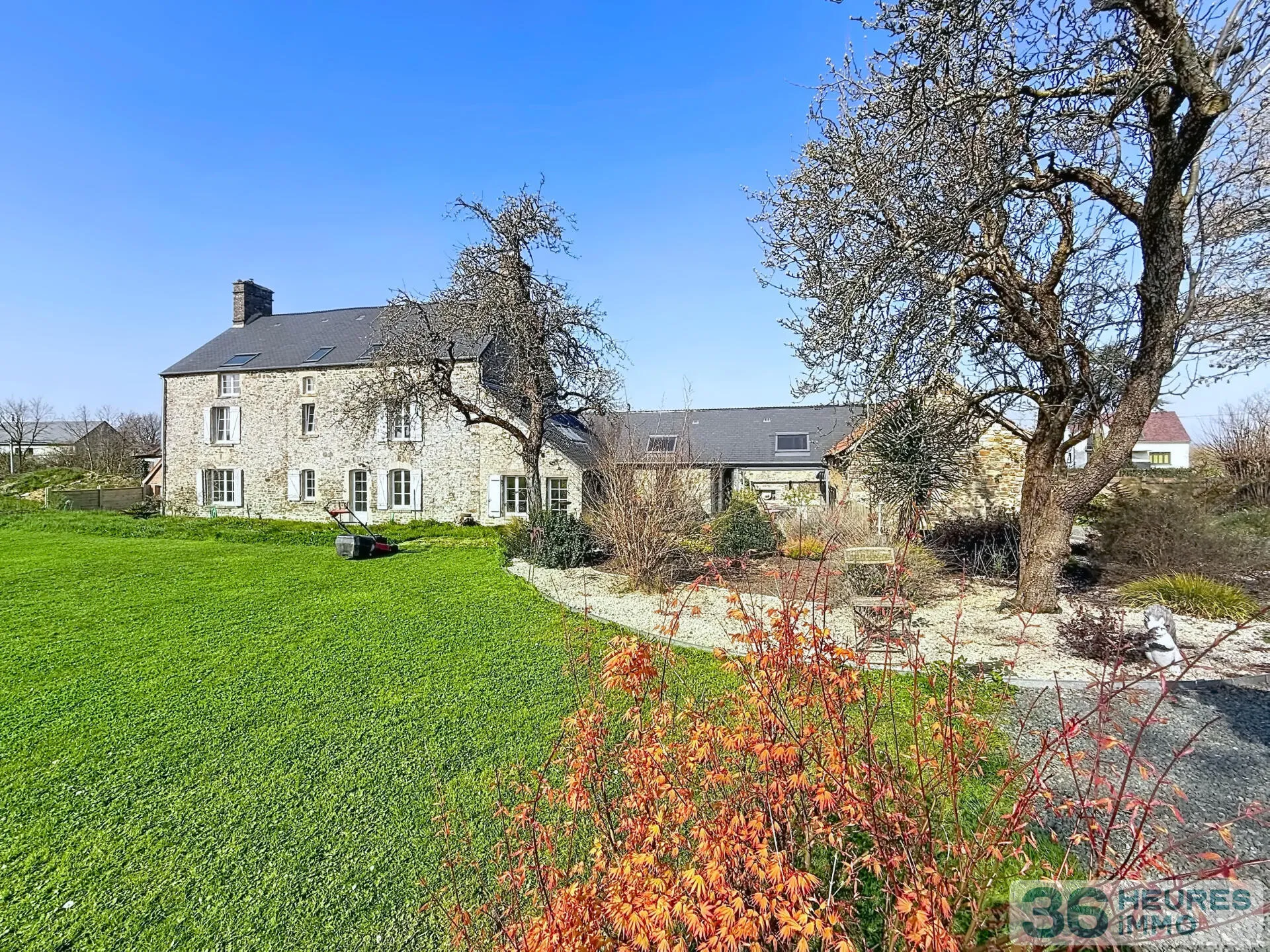 MAISON EN PIERRE ENTIEREMENT RENOVEE
