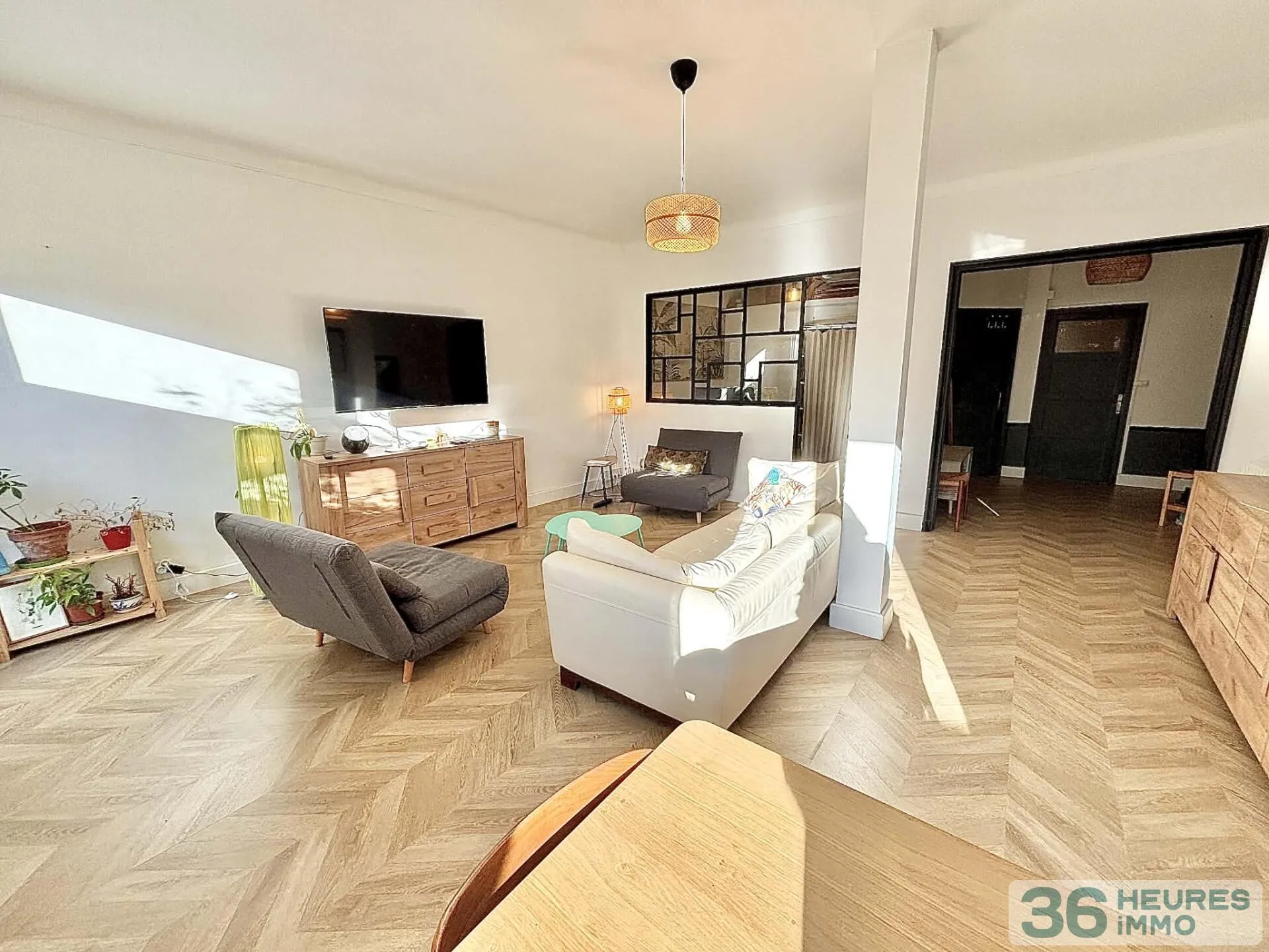 APPARTEMENT EXTRA MUROS AVEC GRANDE TERRASSE
