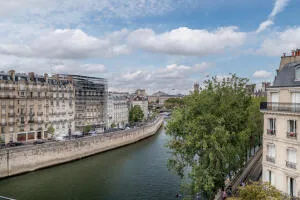 Apartment à Paris 4e Arrondissement — vignette 11