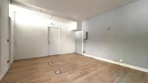 Rueil-Malmaison | Local commercial avec entrée indépendante – Box – Cave chauffée 19 m² – Fort potentiel d'aménagement