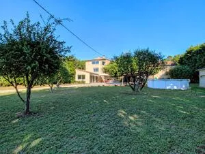 Maison atypique de 191m² et 150m² de dépendances