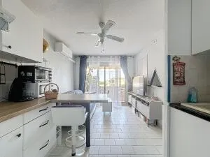 APPARTEMENT T2 à  200m DE LA PLAGE AVEC TERRASSE ET PARKING PRIVÉ