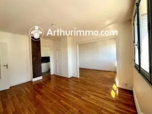 Apartment à Lyon 8e Arrondissement — vignette 2