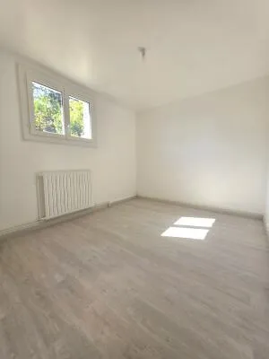 House à Loué — vignette 9