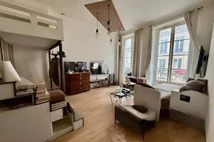 Appartement 3 pièces dans un bel immeuble ancien au coeur du quartier Latin