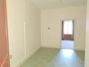 House à Saint-Denis-de-Gastines — vignette 13