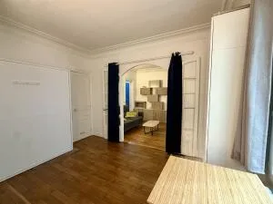 Apartment à Paris 17e Arrondissement — vignette 4