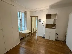 Apartment à Paris 17e Arrondissement — vignette 6