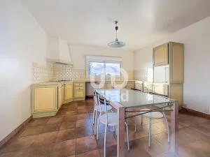 ISTRES – 127 M² AU DERNIER ÉTAGE – 3 CHAMBRES – EXPOSITION SUD
