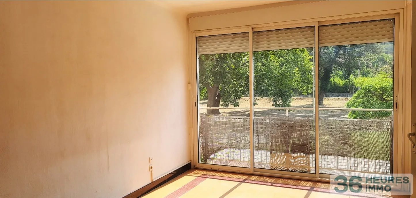 Apartment à Nîmes — photo 2
