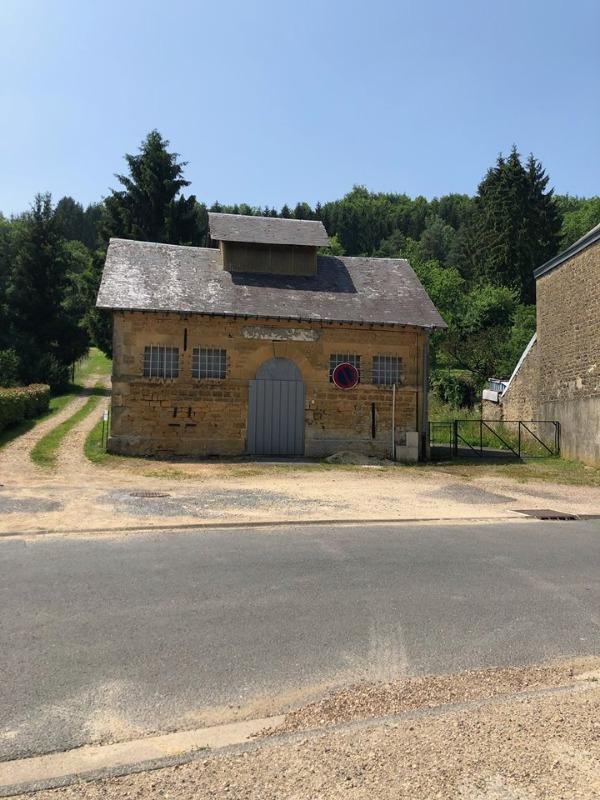 Bâtiment à usage de stockage 