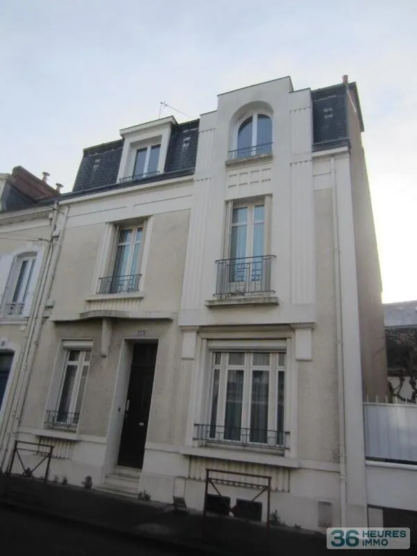 GARE NORD VOLUMES GENEREUX POUR CETTE MAISON ANNEE 30