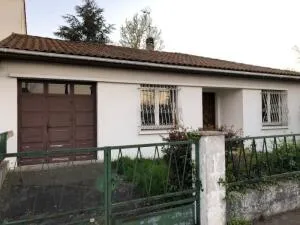 Maison à réhabiliter à 2 mn PESAC CENTRE