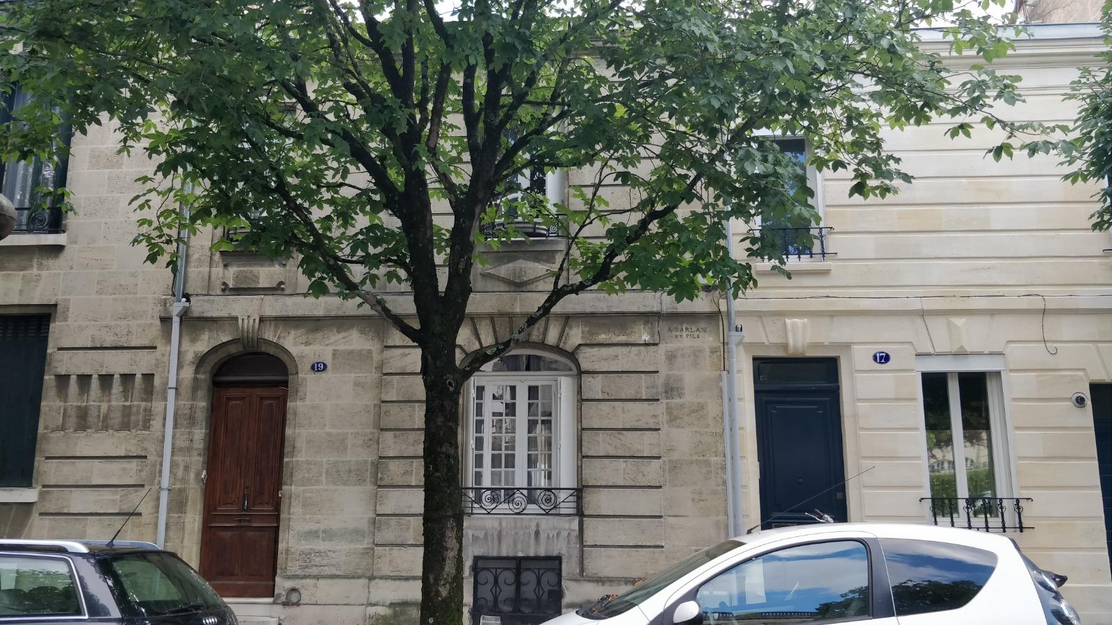 MAISON EN PIERRE CHABAN DELMAS