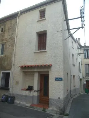 MAISON DE VILLAGE ESTAGEL