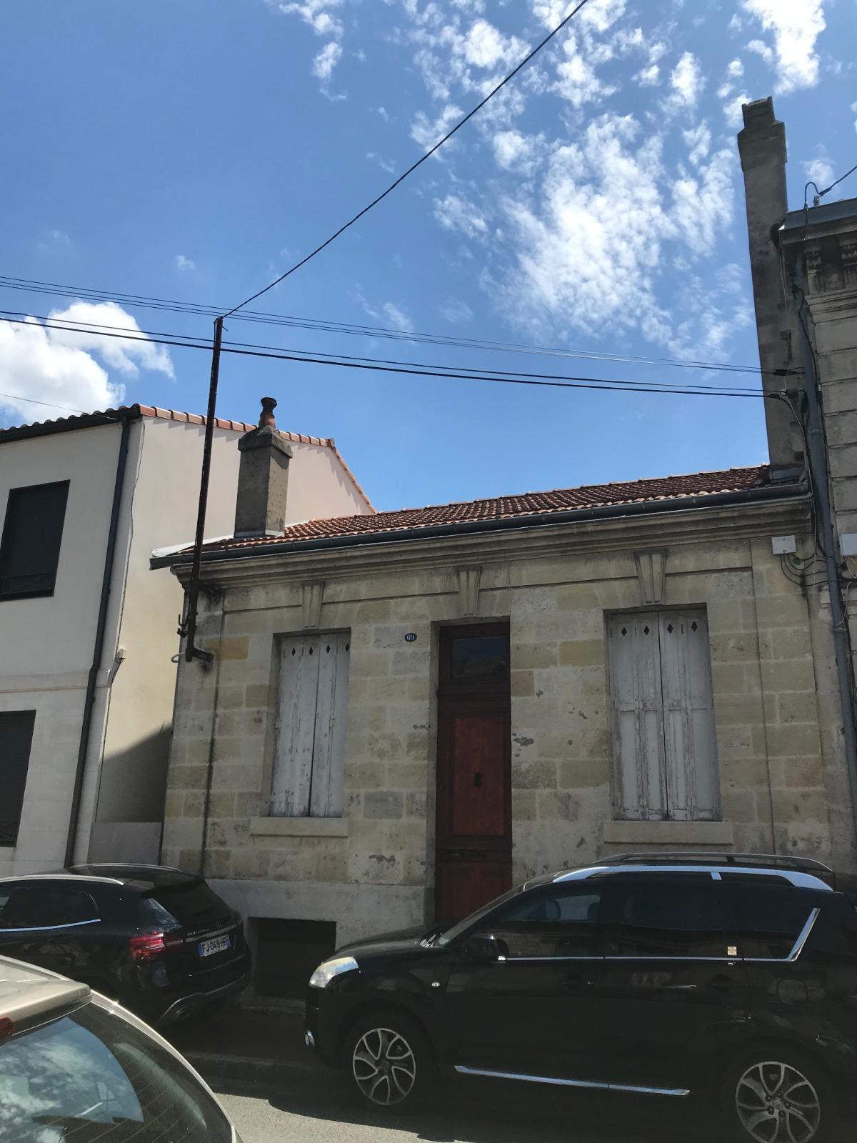 Le Bouscat (33110) - Echoppe à rénover avec garage  donnant sur deux rues 
