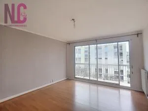 Appartement T2, deux balcons, cave et parking sous-terrain