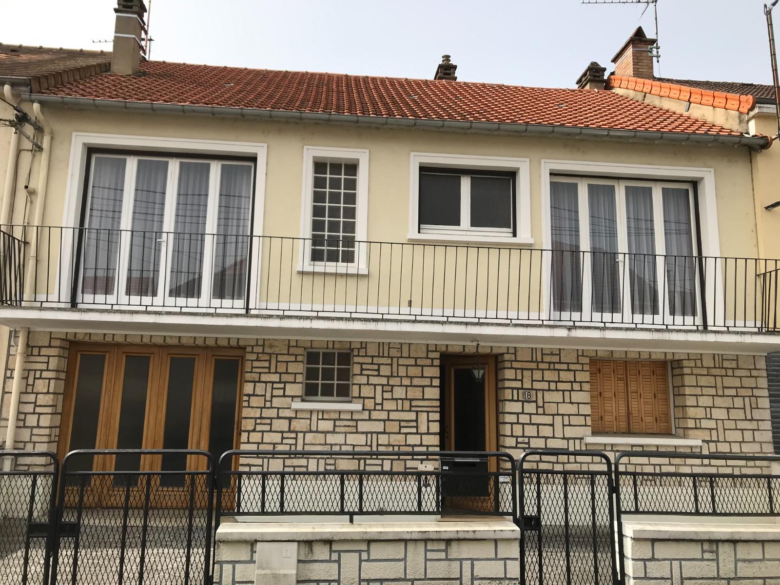 MAISON AVEC GARAGE ET JARDIN