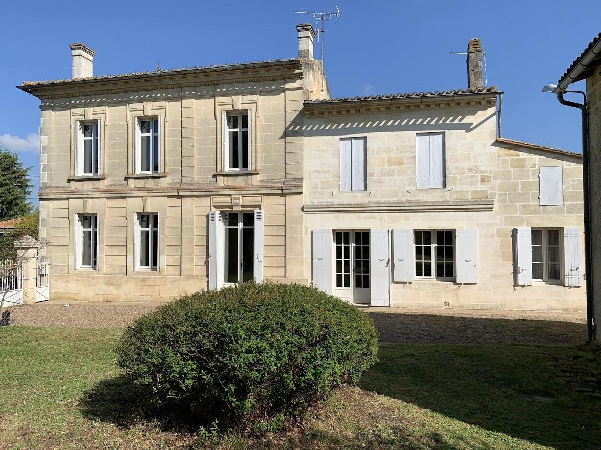 Ensemble immobilier ARVEYRES (Gironde)