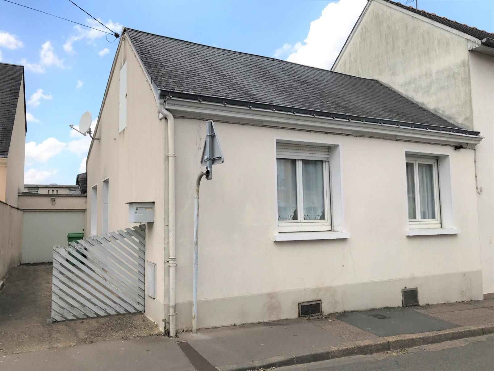 PLAIN PIED - GARAGE ET COUR