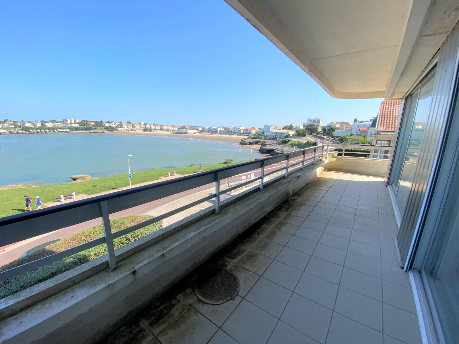 EXCLUSIVITE - 3 pièces 1ère ligne ROYAN