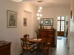 MAISON DE VILLE