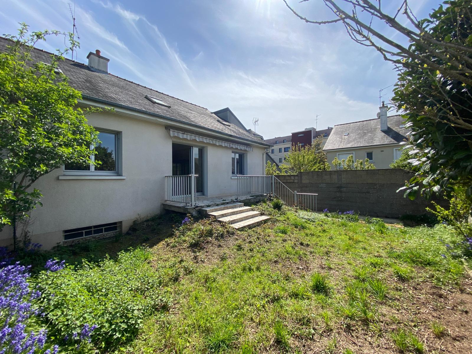 MAISON D'ARCHITECTE QUARTIER ST HELIER / LANDRY   JARDIN SUD OUEST