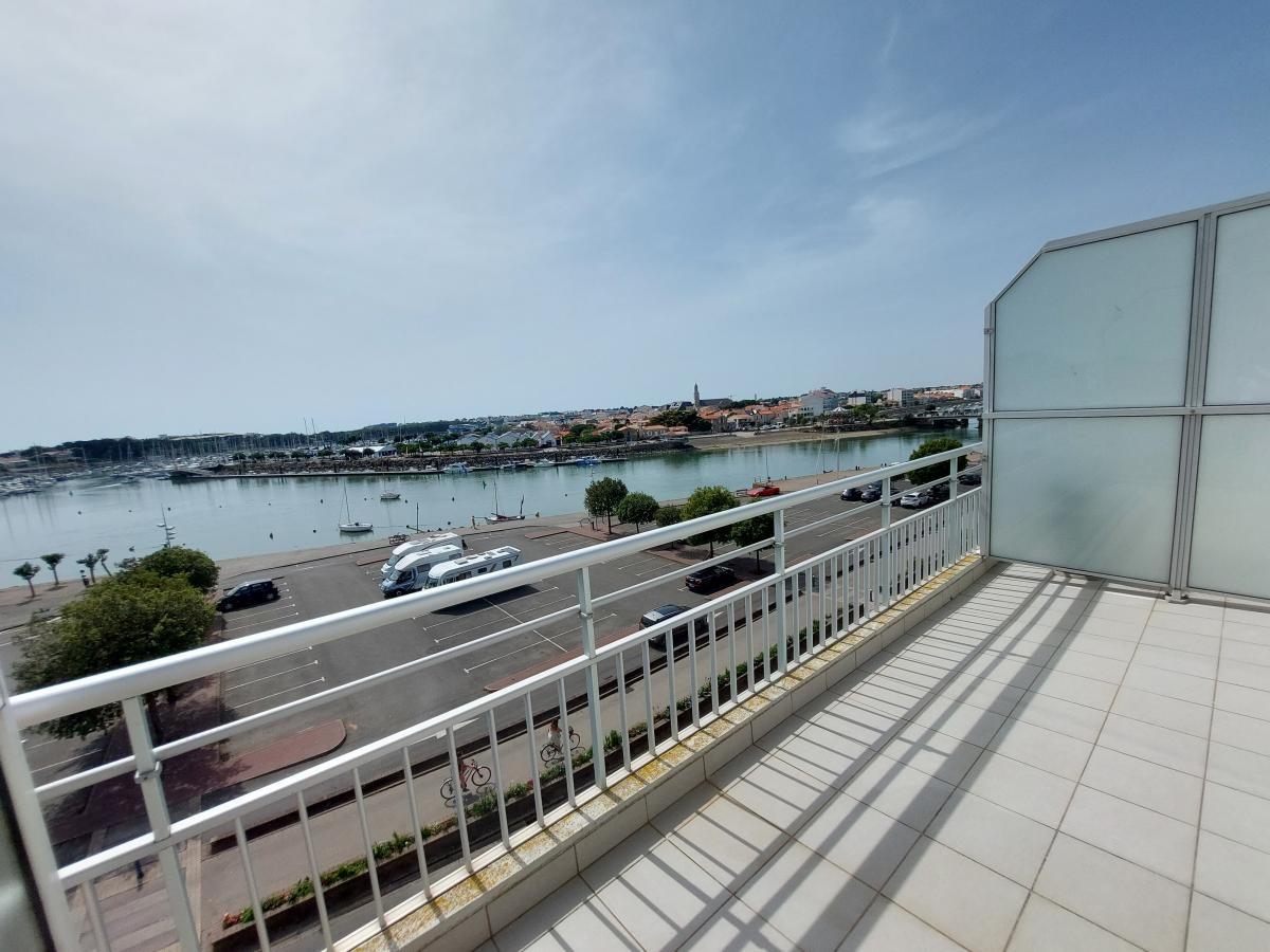 SAINT GILLES CROIX DE VIE En plein coeur de ville appartement de type 2 offrant une vue imprenable