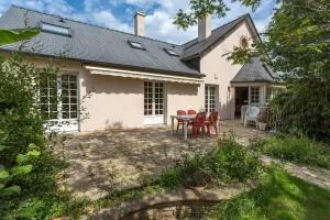 Dans un écrin de verdure, hameau, Maison sur sous-sol, beau terrain
