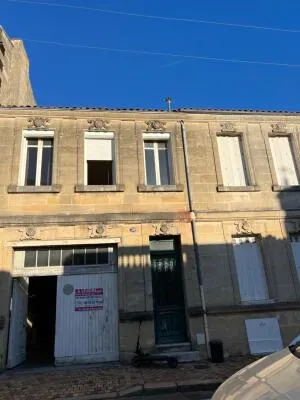 A vendre Immeuble Appartement loué et Garage libre
