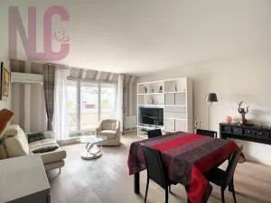T5 rénové au 4eme et dernier étage, 3 terrasses, parking en sous-sol et cave