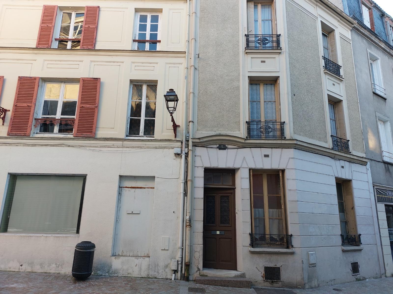 A vendre immeuble libre habitation + local commercial melun 77000
