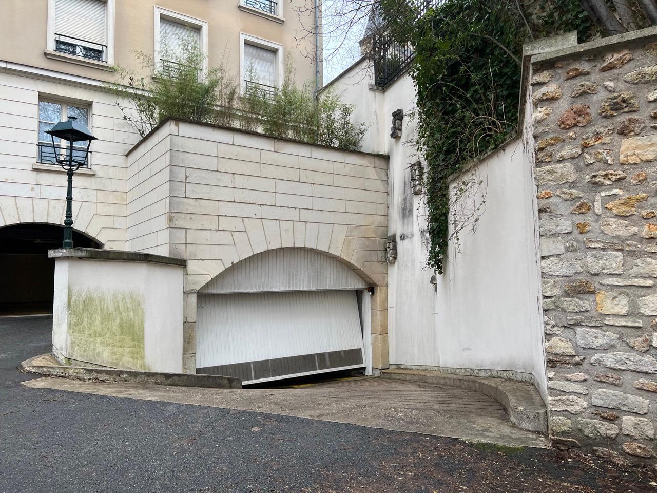 Parking/box fermé