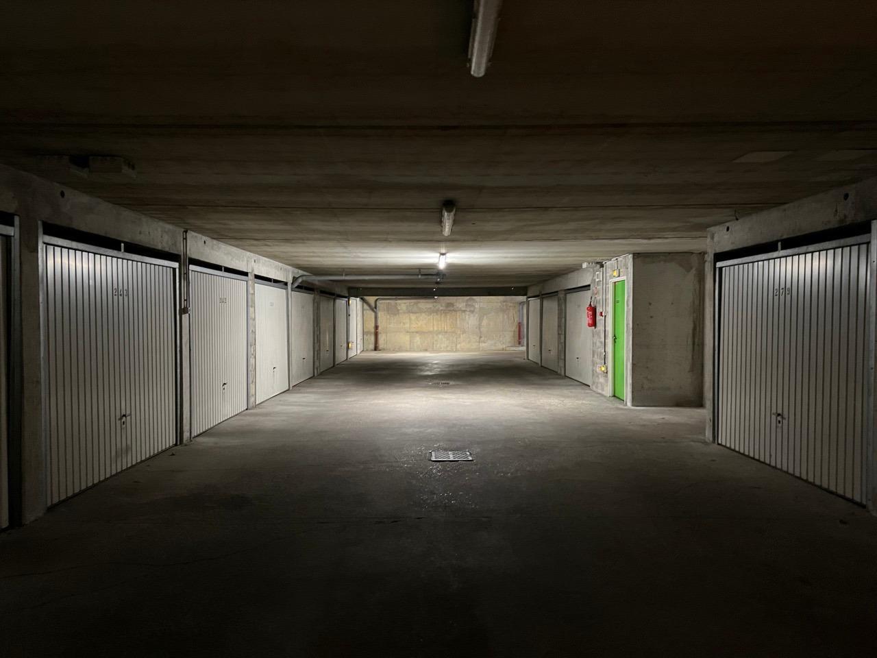 Garage – Parking à Le Plessis-Robinson — vignette 2