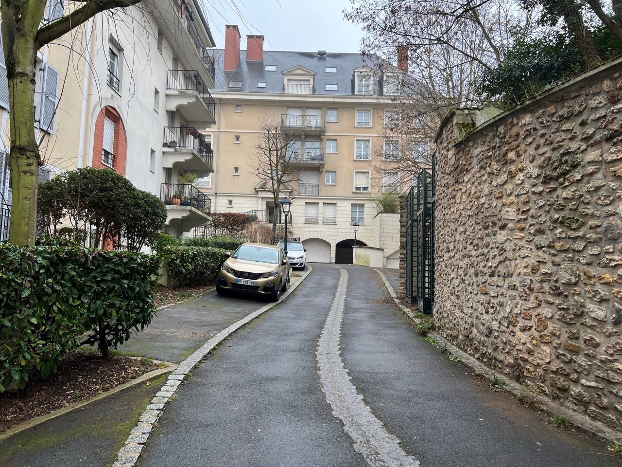 Garage – Parking à Le Plessis-Robinson — vignette 6