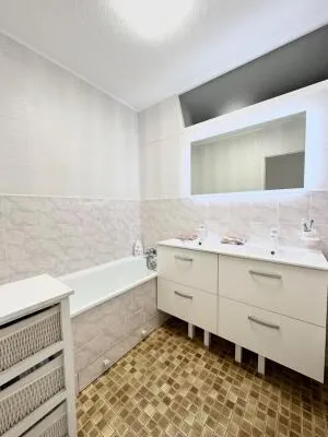 Maison à Saint-Jean-d'Illac — vignette 7